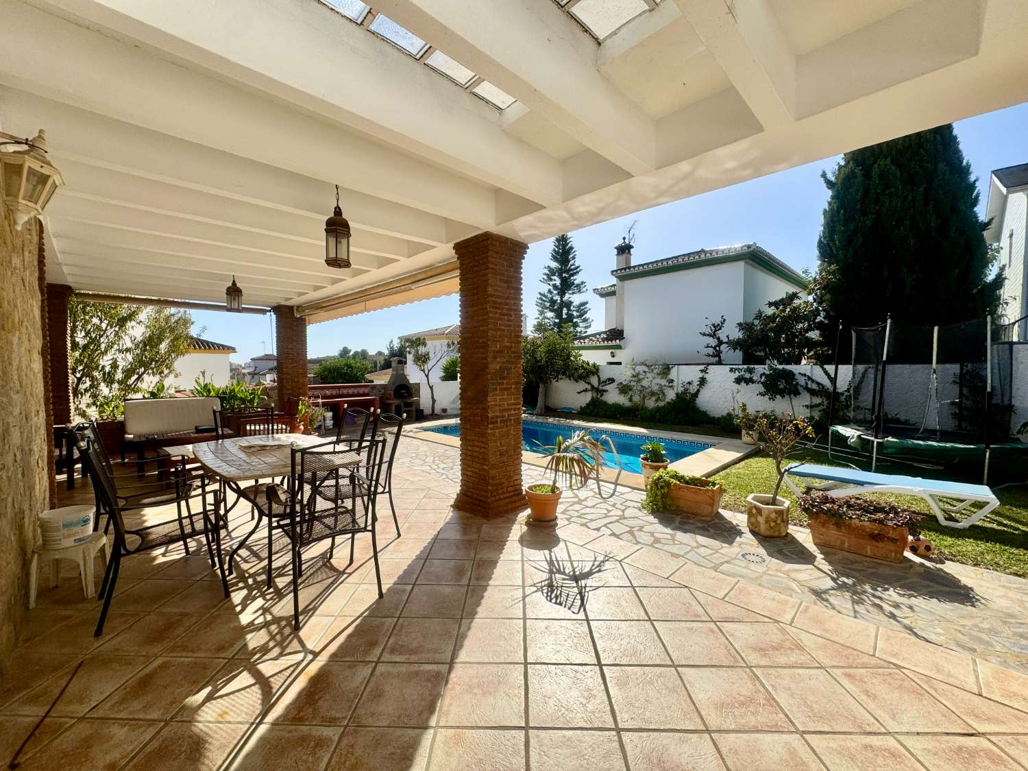 Maravillosa casa independiente con jardin y piscina