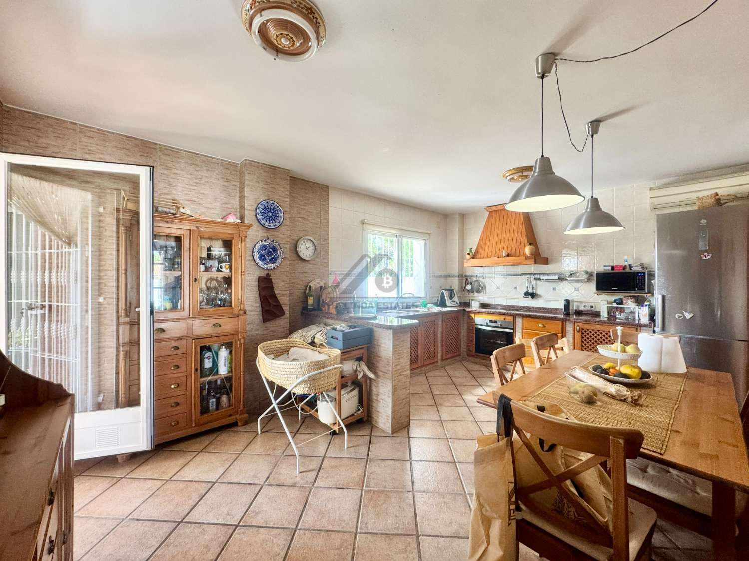 Maravillosa casa independiente con jardin y piscina