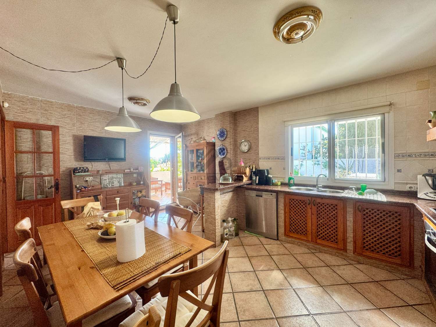 Maravillosa casa independiente con jardin y piscina