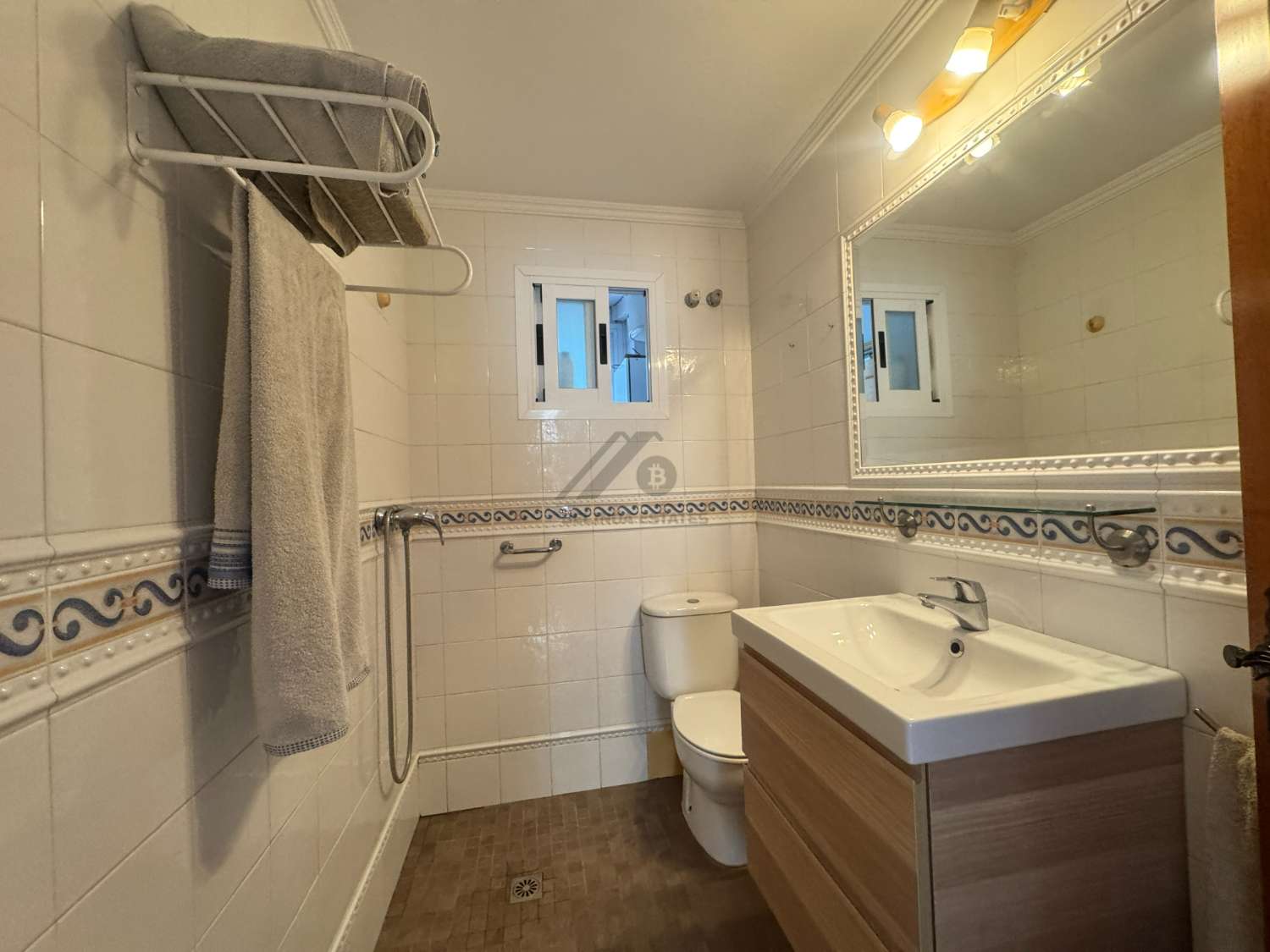 Maravillosa casa independiente con jardin y piscina