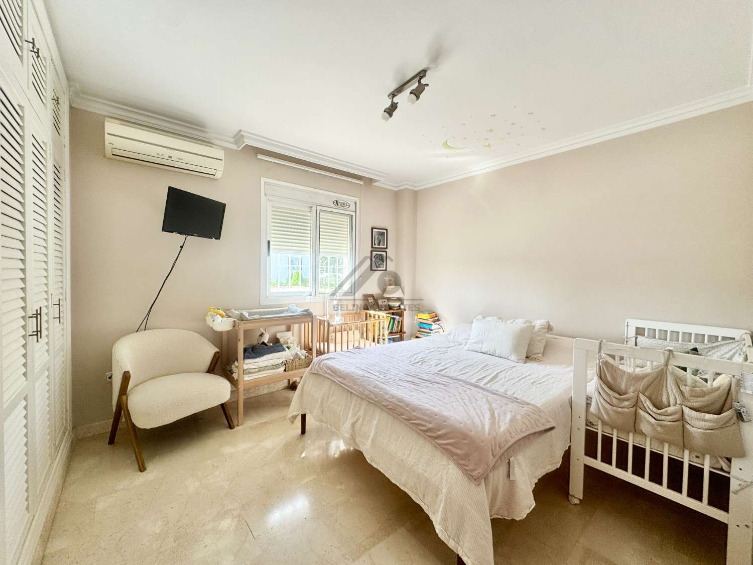 Maravillosa casa independiente con jardin y piscina