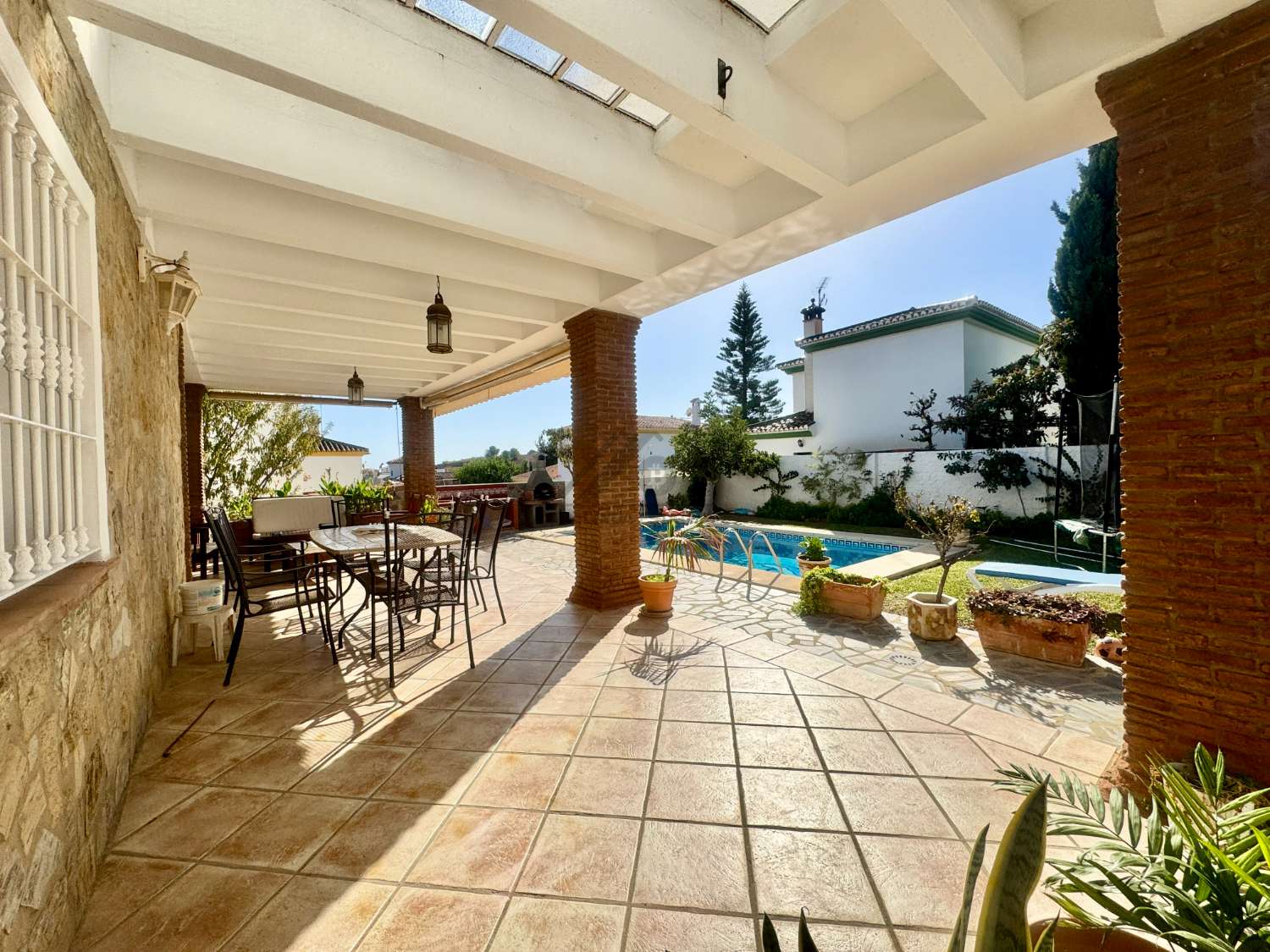 Maravillosa casa independiente con jardin y piscina