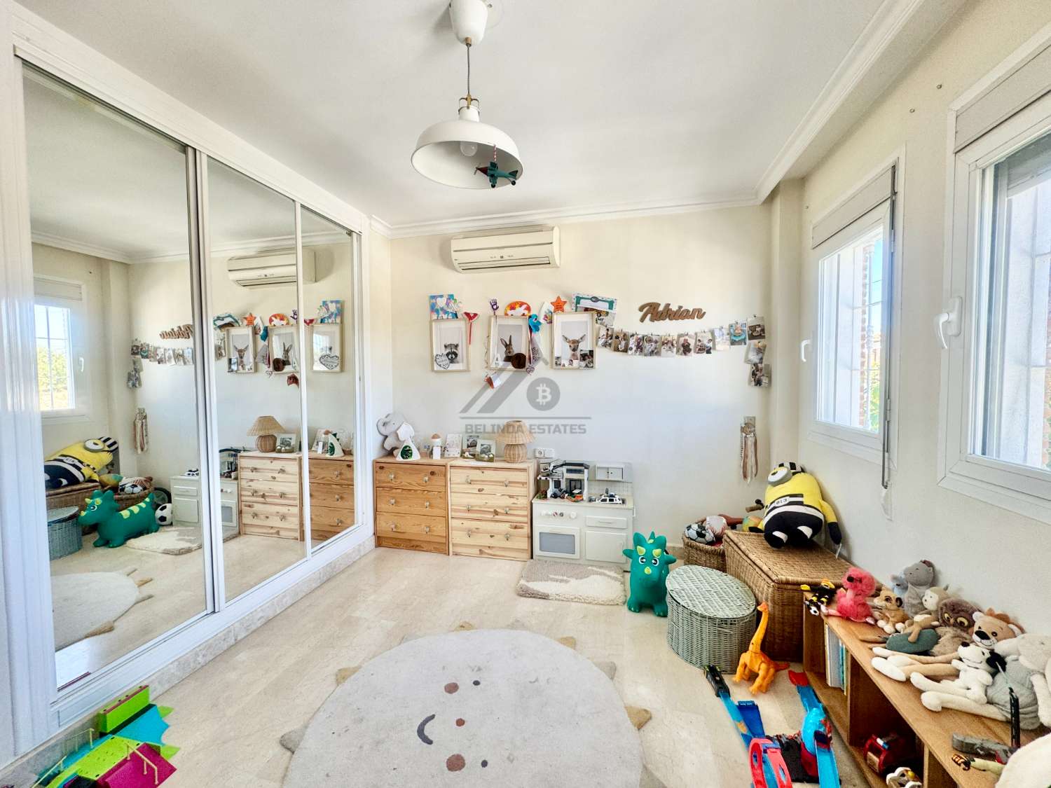 Maravillosa casa independiente con jardin y piscina