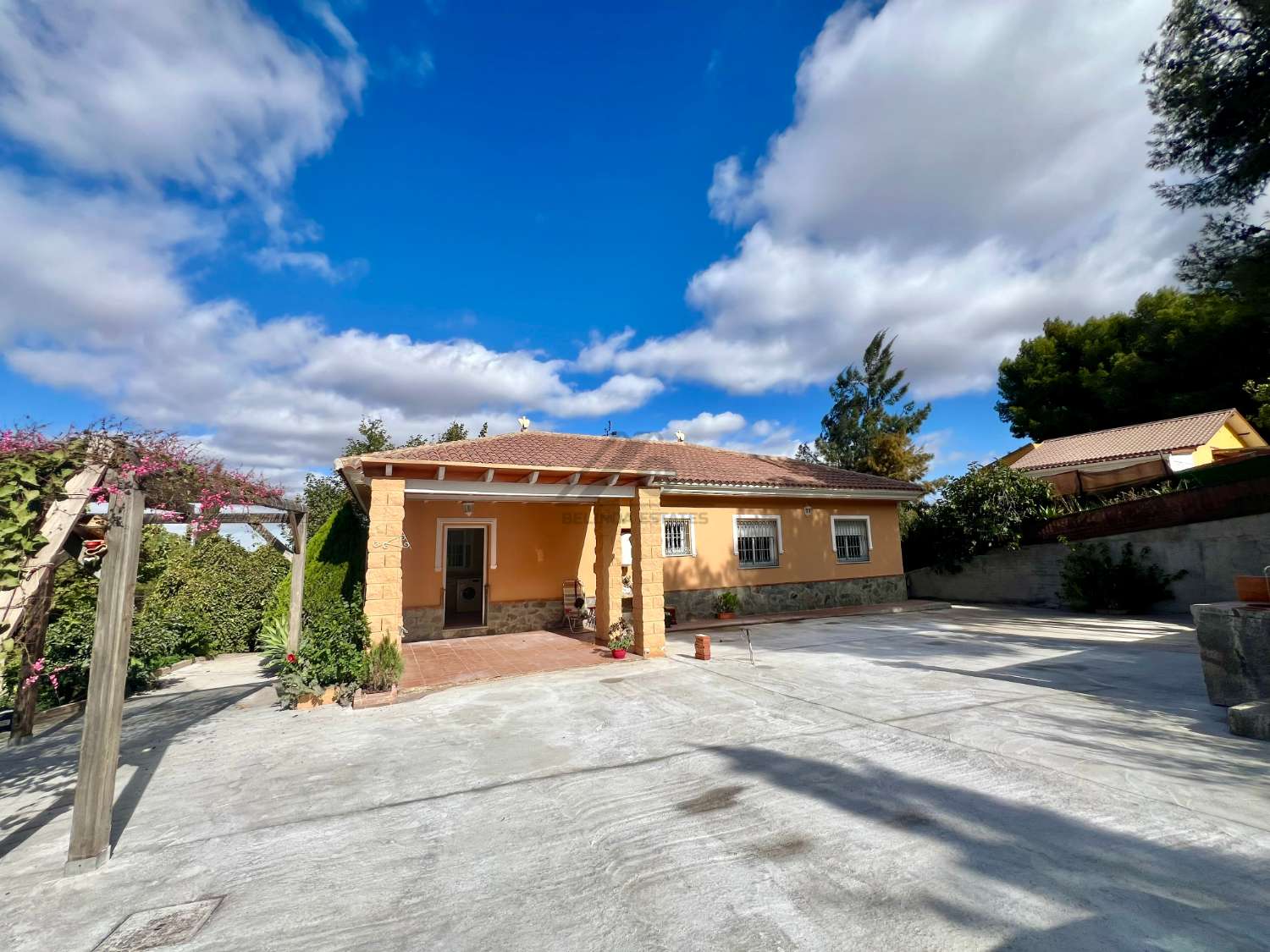 Casa Independiente con jardin y piscina en Pinos de Alhaurin