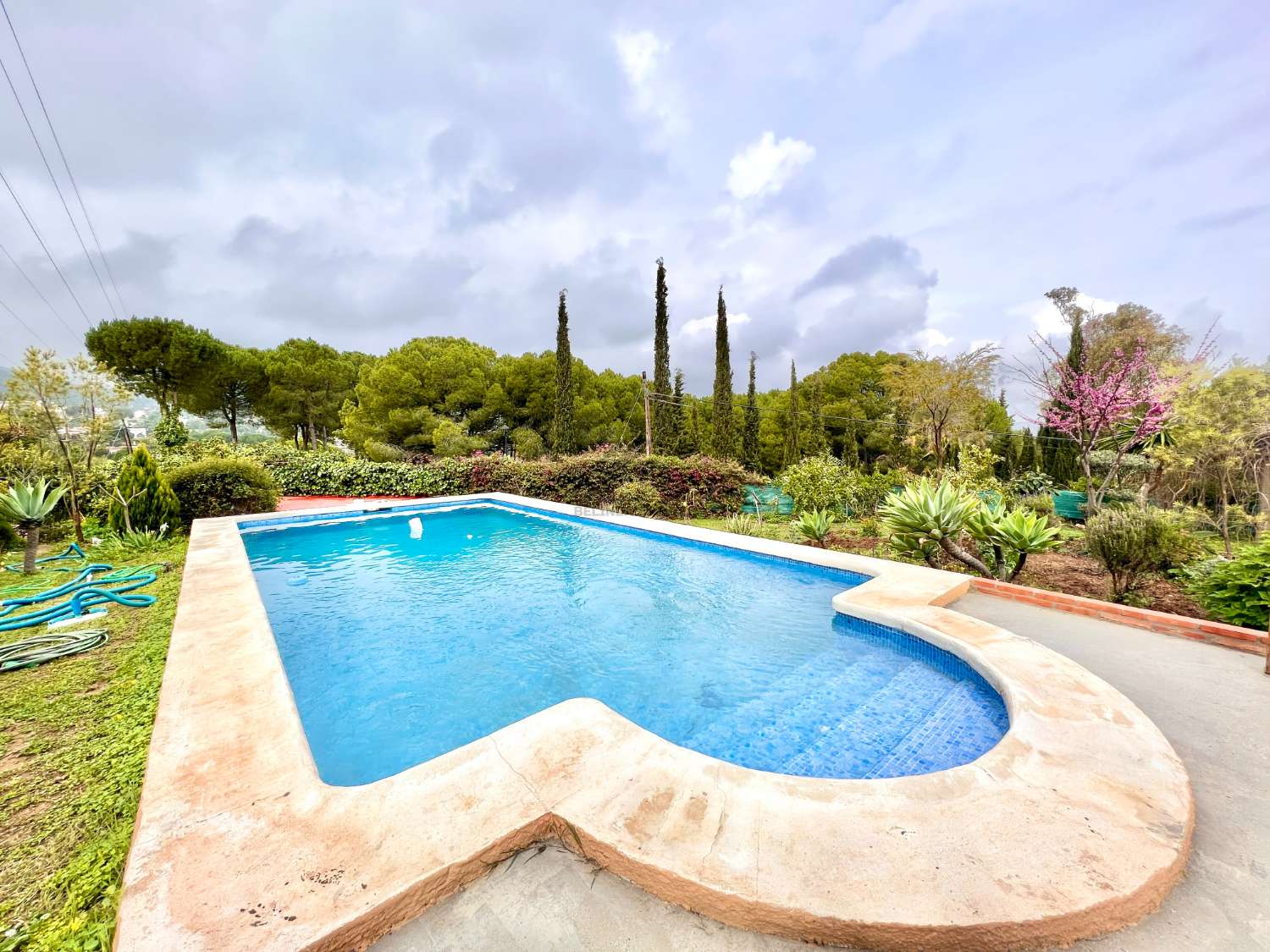 Casa Independiente con jardin y piscina en Pinos de Alhaurin