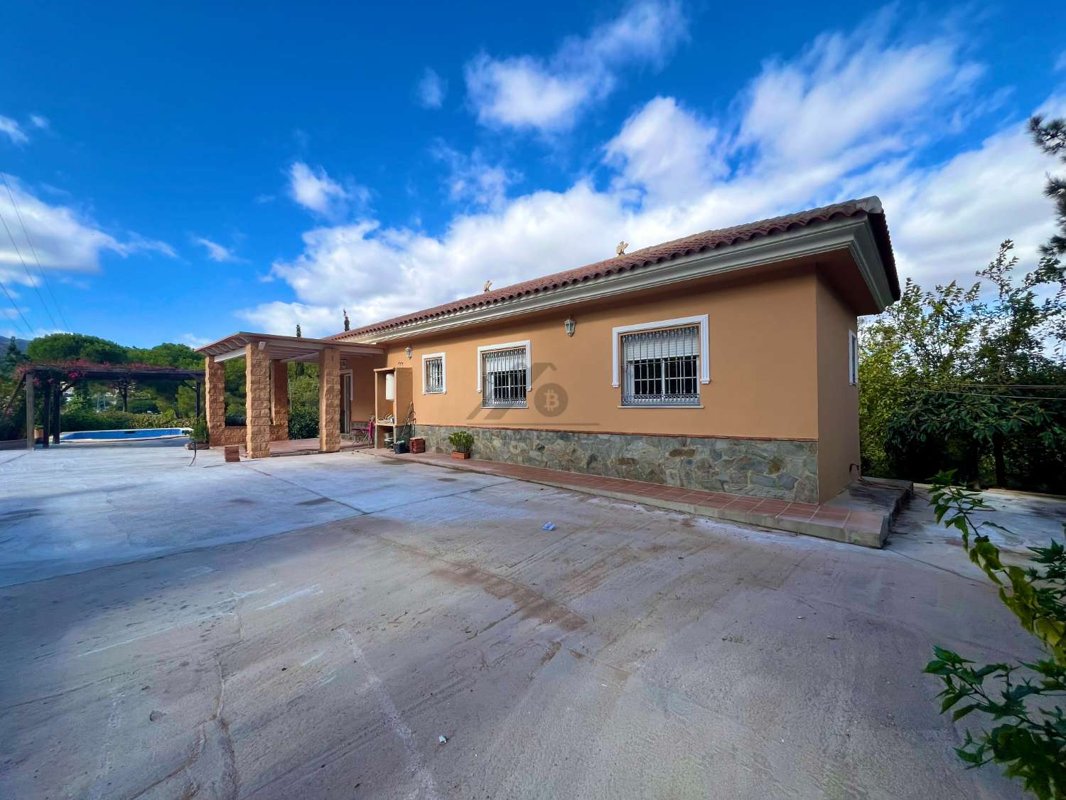 Casa Independiente con jardin y piscina en Pinos de Alhaurin