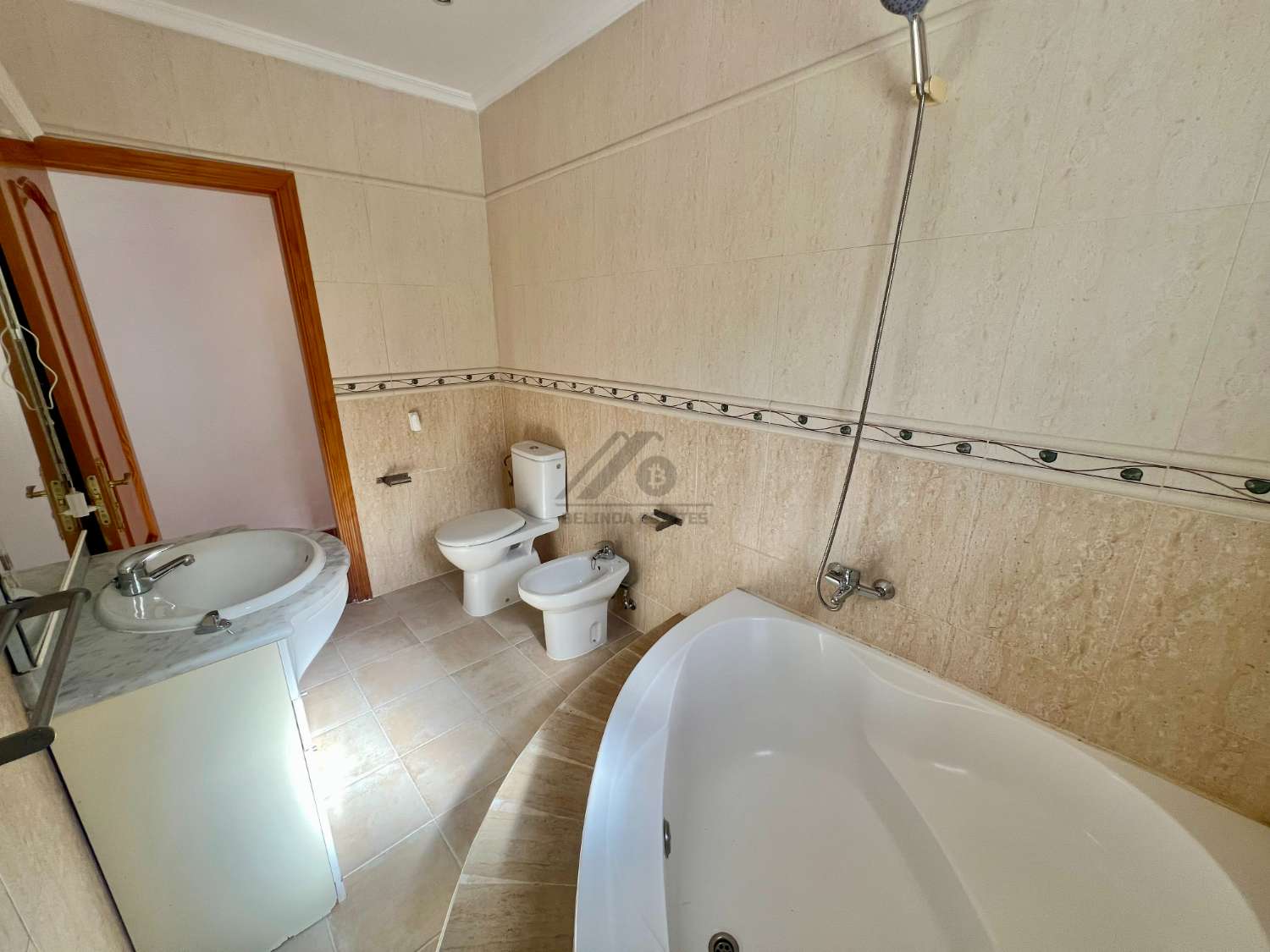 Casa Independiente con jardin y piscina en Pinos de Alhaurin