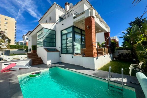 Villa independiente a pocos metros de Puerto Marina